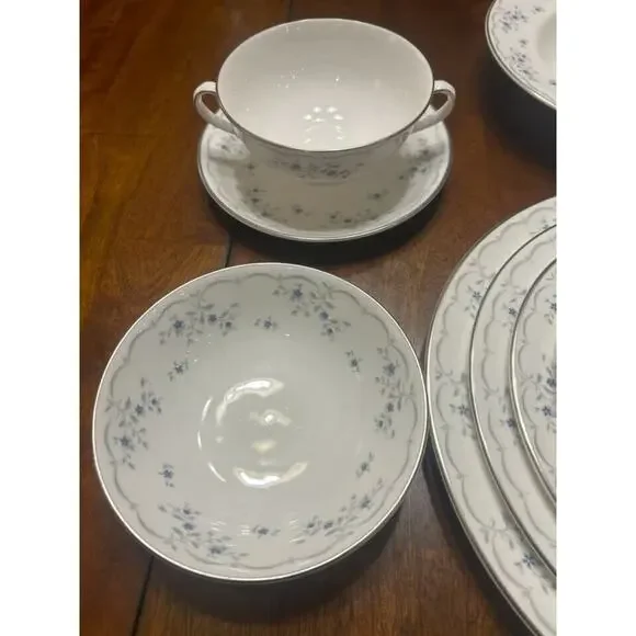 RARE Royal Doulton Fine Bone China Cotillion H4962 Complete 12 pc Place Setting - Picture 2 of 8